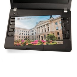 Vollflächig bedrucktes Mikrofasertuch zur streifenfreien Reinigung von empfindlichen Oberflächen für den Bundesrat als Werbegeschenk