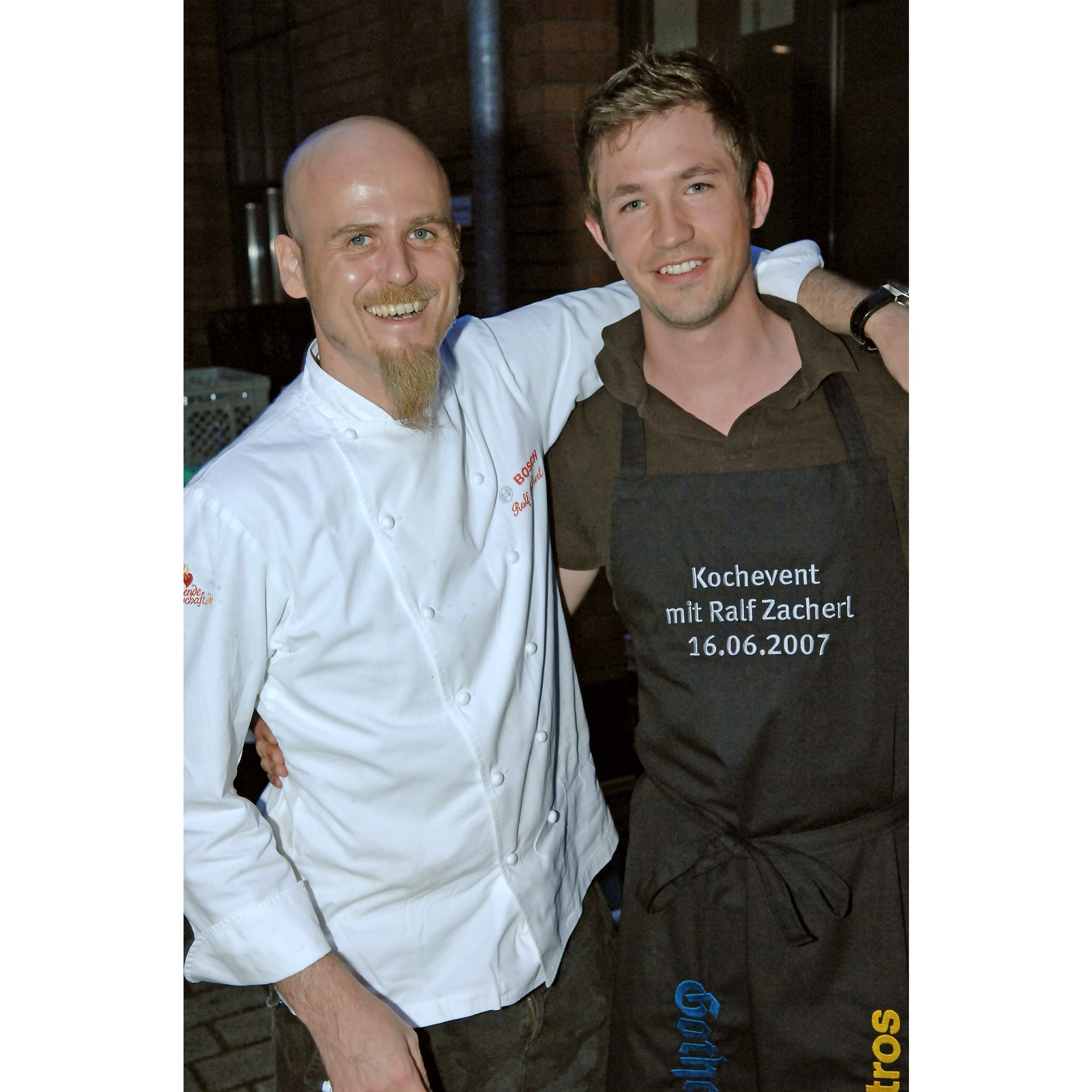 Werbe-Bistroschürze Kochevent mit Starkoch Ralf Zacherl mit Gothaer Versicherung in Köln