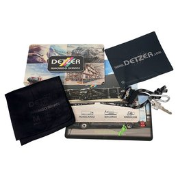 Werbe-Geschenkset Streuartikel mit Frühstücksbrett, Schlüsselanhänger, Microfasertuch