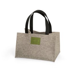 Wellnesstasche aus Naturwollfilz, mit Logprägung auf Papyrlabel