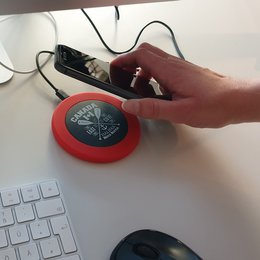 Kabelloses Wireless Charger MATOLA mit Canada-Label von Lerche