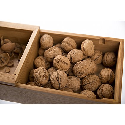 Schön aufbewahrt: Lasergravierte Nüsse in der Holz- oder Bambusschale als Werbeset