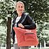 Immer unterwegs mit der trendiger Werbe-Shopper Sky in rot mit individuellem Logo-Druck