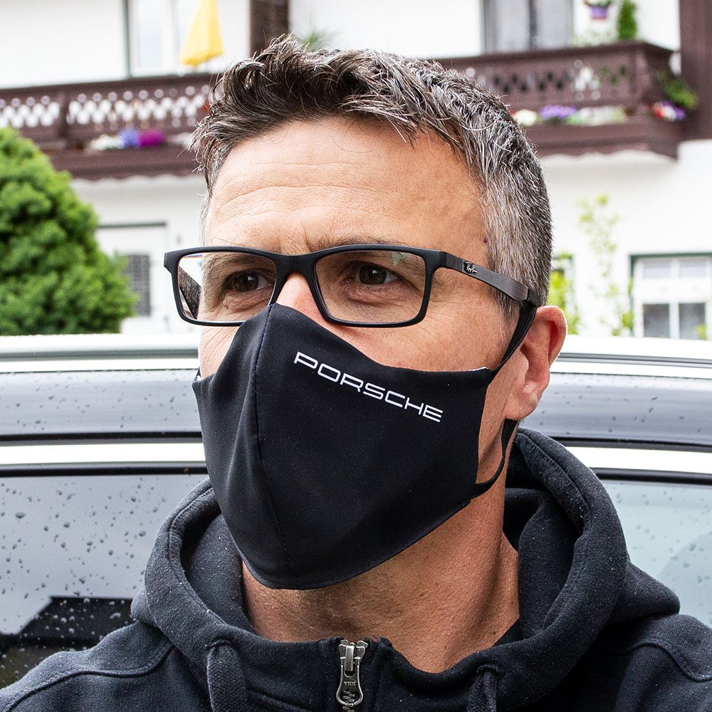 Zweilagige bedruckte, schwarze Mund- und Nasenmaske 