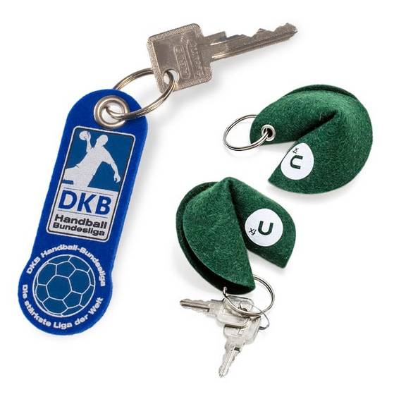 Personalisierte Filz Schlüsselanhänger in Sonderformen wie einem Glückskeks, individuell mit vielen verschiedenen Sprüchen und in vielen Farben