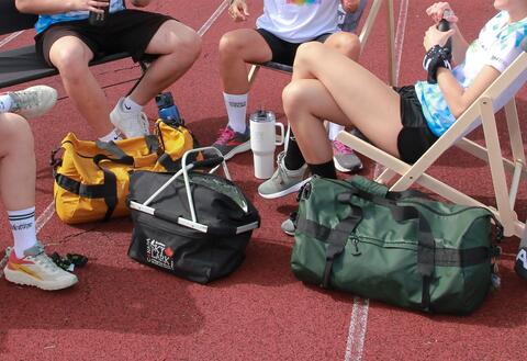 Tragetaschen oder Rücksäcke mit Wunsch-Logo in Farben der CI 