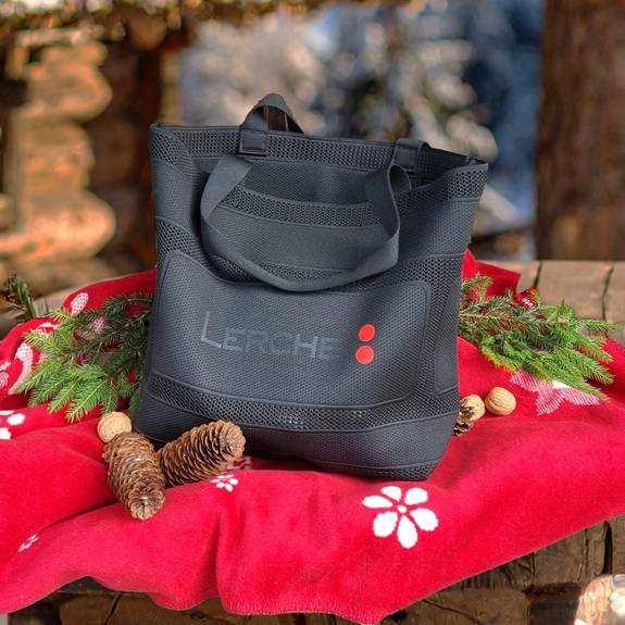 Nachhaltiger Shopper mit Firmenlogo als Weihnachts-Werbegeschenk