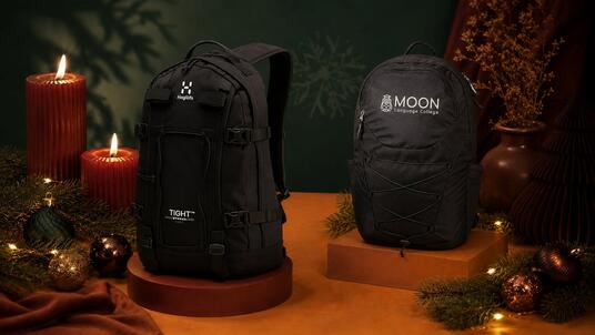 Deuter und Haglöfs Rucksäcke mit Logo als Werbegeschenk zu Weihnachten für Outdoorfans Deuter und Haglöfs Rucksäcke mit Logo als Werbegeschenk zu Weihnachten für Outdoorfans
