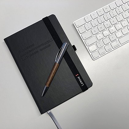 Nachhaltiges Notizbuch mit Hardcover auf Apfelbasis