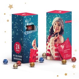 Adventskalender in Form eines Towers mit bedrucktem Fotomotiv und Minikugeln als Füllung