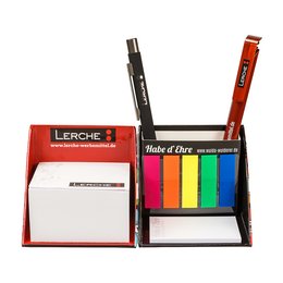 Werbe-Minibüro mit Haftnotizen und Notizblock