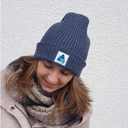 Werbe-Mütze doppelt gestrickt am Modell