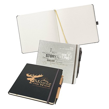 Notizbuch mit Logo QS44 in karierter Lineatur und (Folien-)Prägung