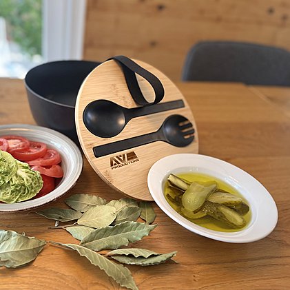 Bowl Sally mit Logo-Lasergravur auf dem Bambusdeckel