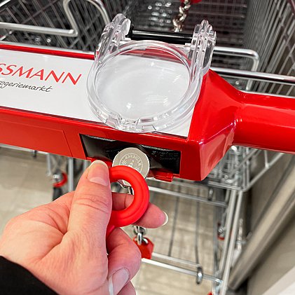 Werbe-Schlüsselanhänger Portola mit Lasergravur auf Einkaufswagen-Chip