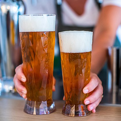 Modernes Werbe-Superglas passend für die Biergarten- und Grillsaison